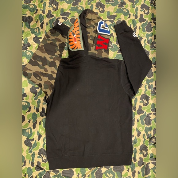 Bape A Bathing Ape Half Camo Half Black Hoodie - Picture 2 of 8